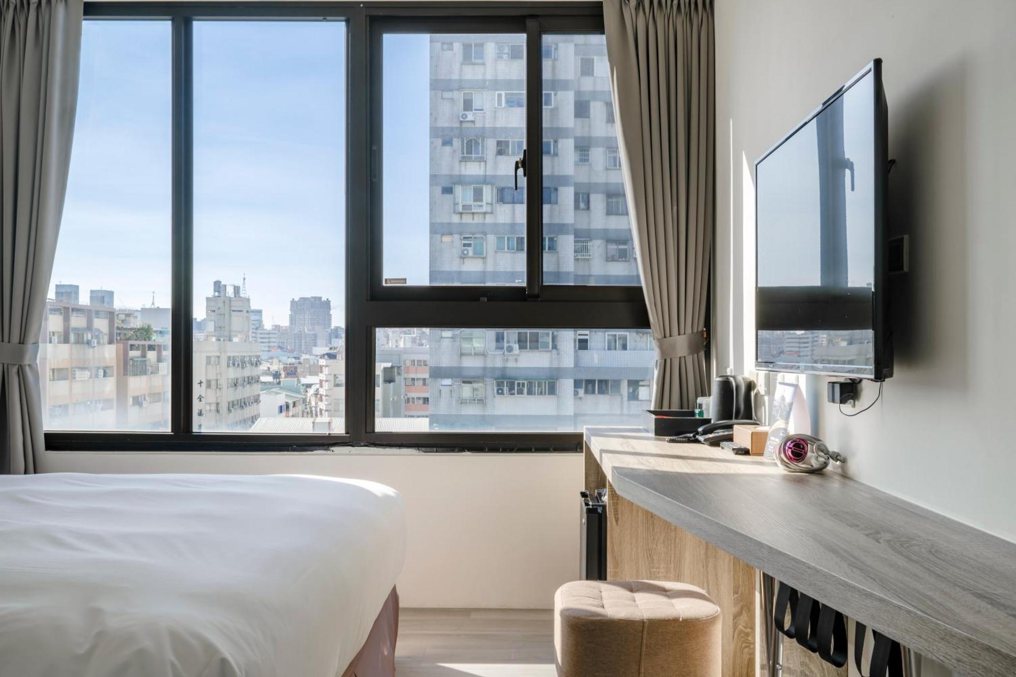 Check Inn Express Taichung Fuxing Eksteriør billede