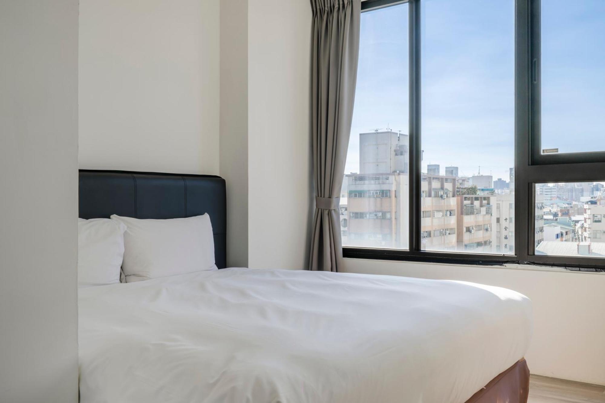 Check Inn Express Taichung Fuxing Eksteriør billede